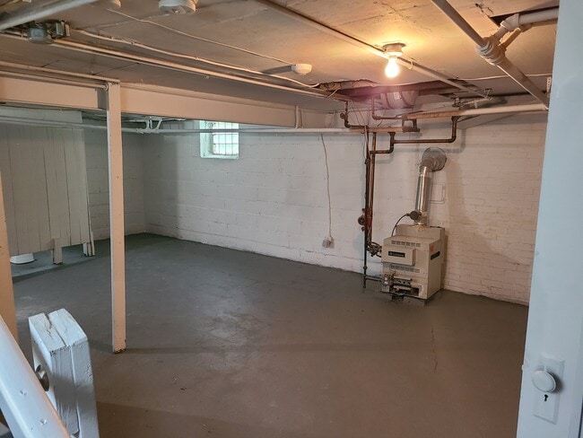 Building Photo - 1263 Grotto St