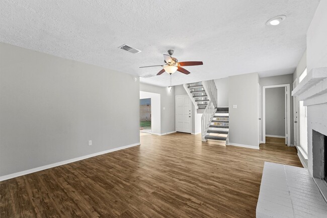 Building Photo - 16723 Quiet Trail Dr