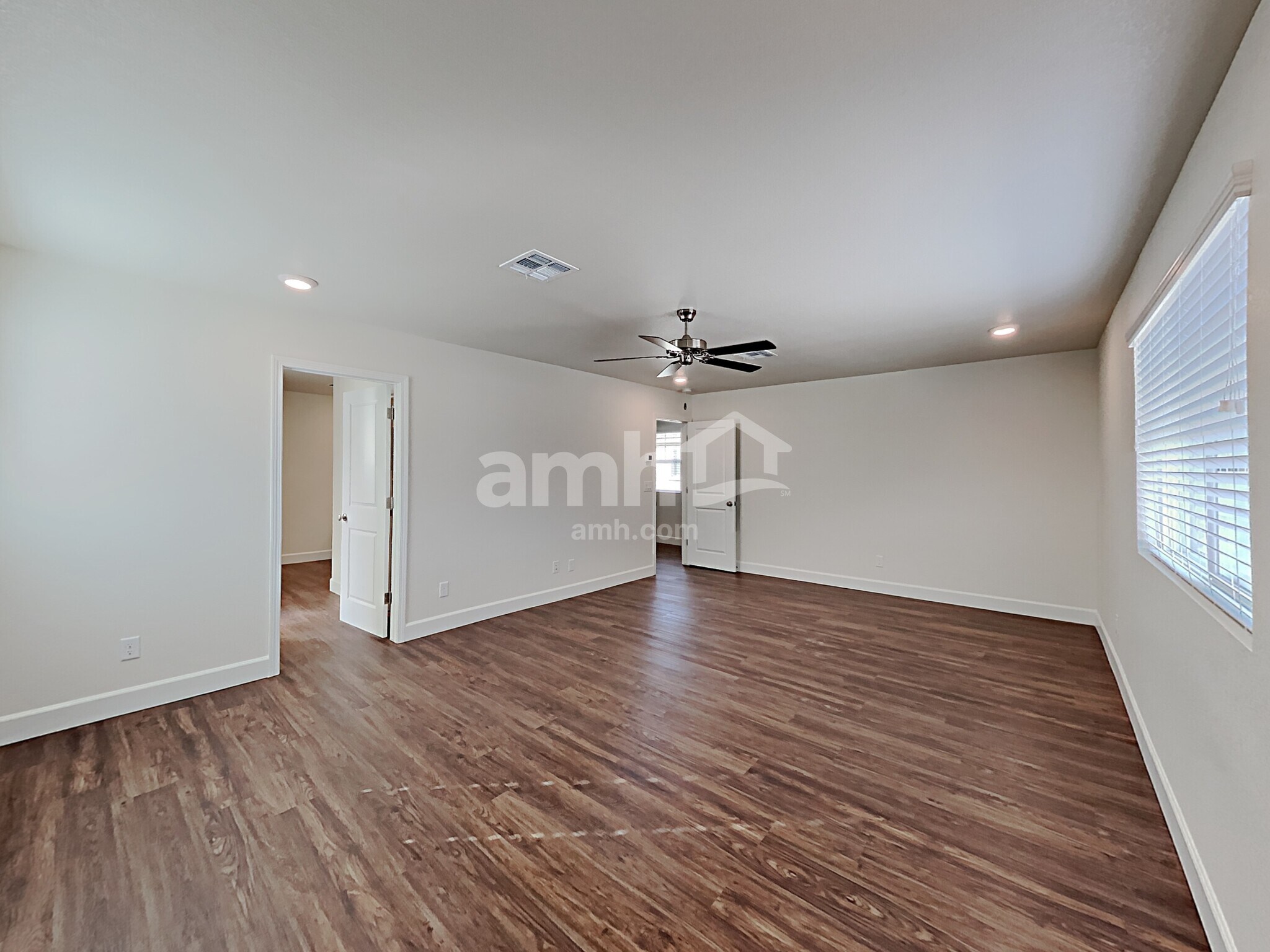 Building Photo - 1905 Viaggio Ave