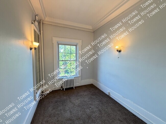 Building Photo - 479 Delaware Ave