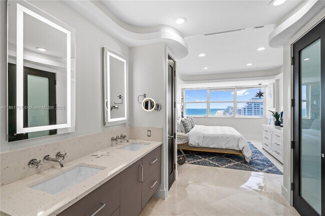 Building Photo - 209 N Fort Lauderdale Beach Blvd