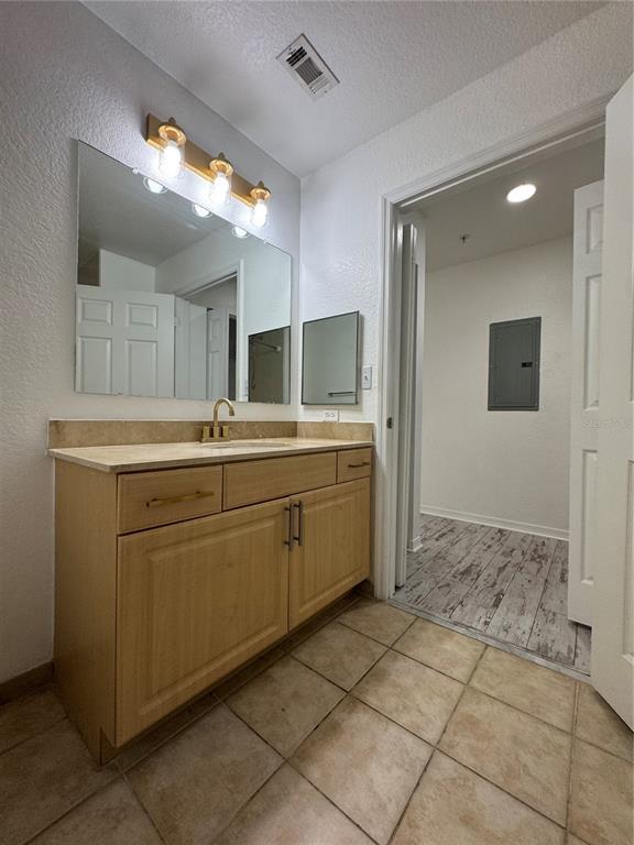 Building Photo - 1064 N Tamiami Trl