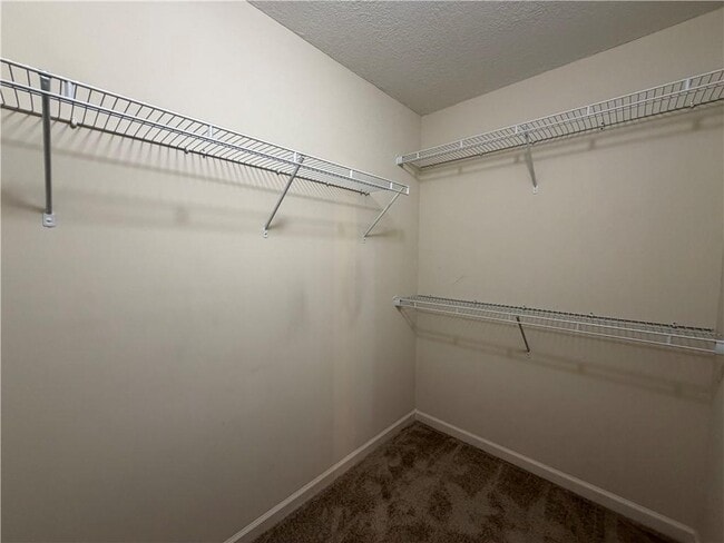 Building Photo - 2125 Savannah Dr