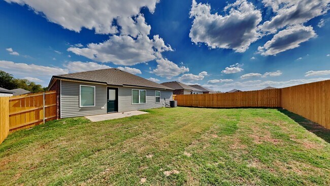 Building Photo - Brand New Spacious 4 Bedroom 2 Bath Home i...
