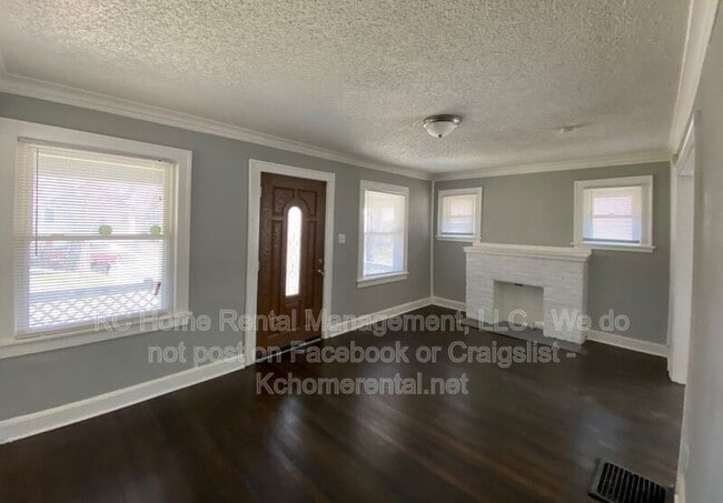Building Photo - 4144 College Ave