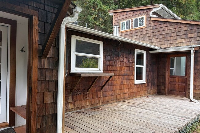 Building Photo - 3946 L K Wood Ct
