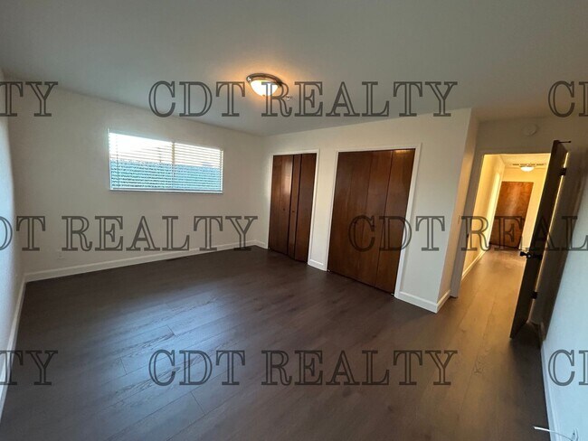 Building Photo - 717-725 California Street