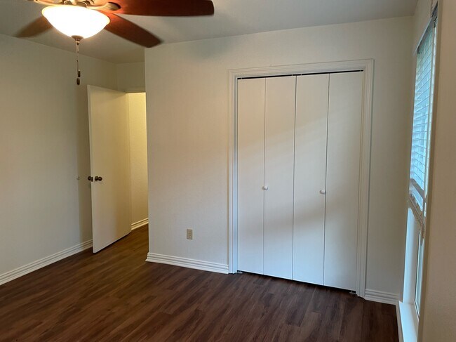 Building Photo - 12701 Taylor Dr