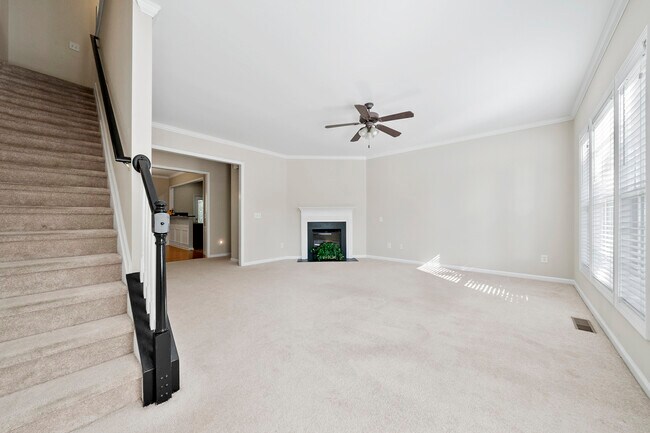 Building Photo - 3305 Chastain Gardens Dr NW