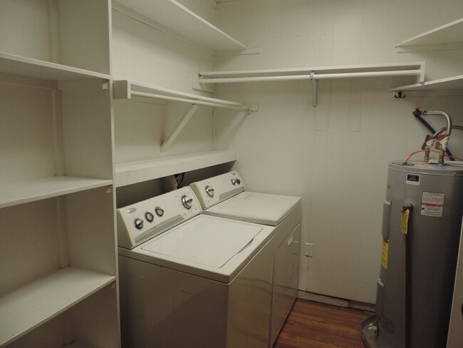 Building Photo - Beautiful Mission-Style Home! Lots of Yard for Play!