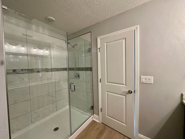 Building Photo - Serene Cul De Sac Home with Gorgeous Views!