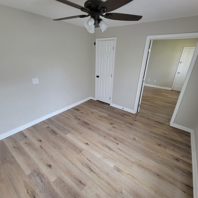 Building Photo - 3/1 House- Sparta City Limits