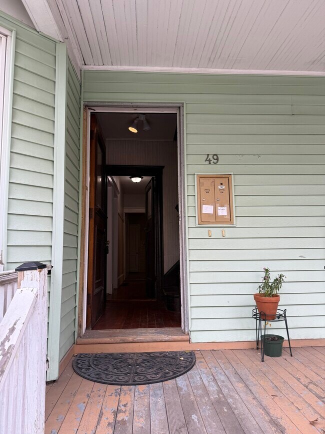 Building Photo - 49 Saint Margrett St. Unit 1