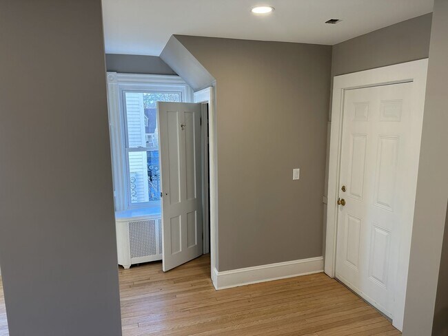 Building Photo - 173-175 Center Street