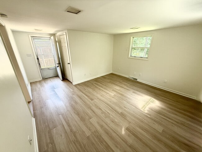 Building Photo - 1602 Glenside Dr