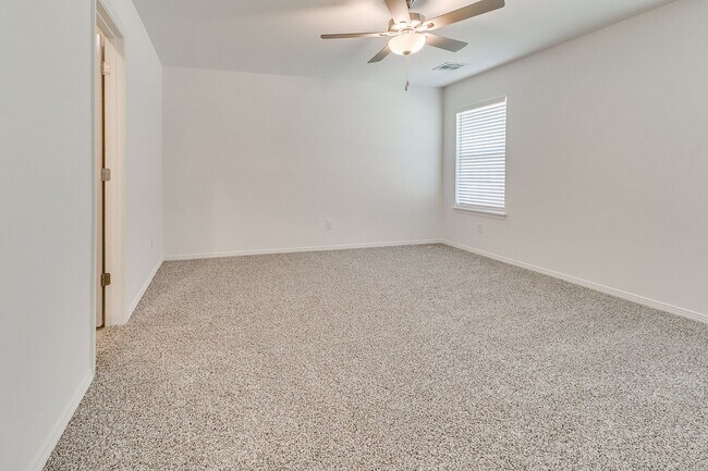 Building Photo - Brand New 4 Bed Home!