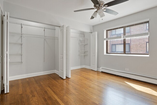 Building Photo - 6029 N Winthrop Ave