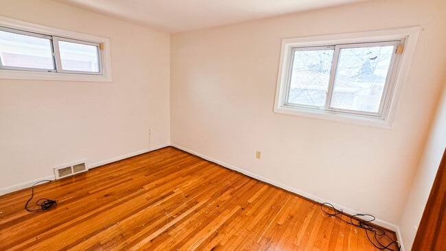 Building Photo - 3914 McKinley St