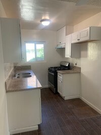 Building Photo - Win-Lake