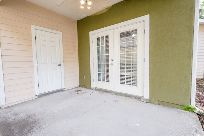 Building Photo - 2508 SW 35th Pl