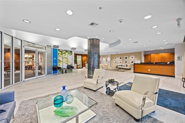 Building Photo - 1861 NW S River Dr