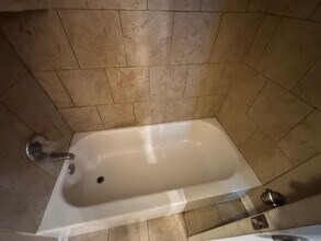 Building Photo - Midfield