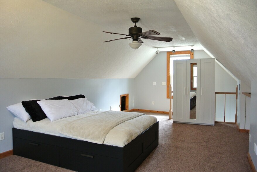 You will not find a larger master bedroom in this price range. Master spands entire length of house! - 1104 West Taylor Street