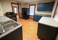 Building Photo - 405-407 W Main St - Duplex