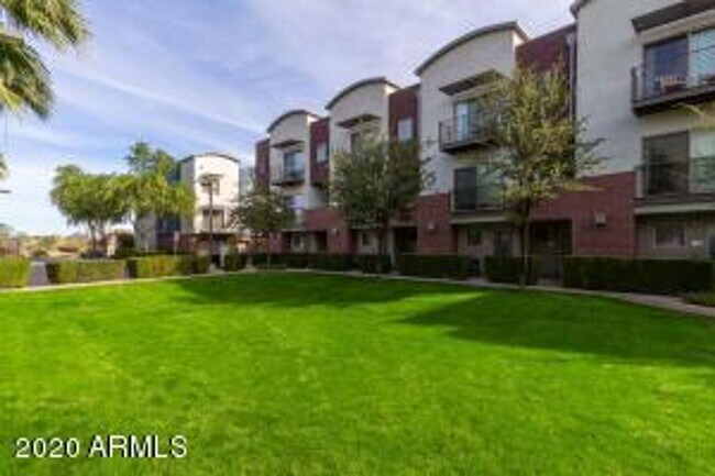 Building Photo - Apply Here www.realty480pm.appfolio.com/listings