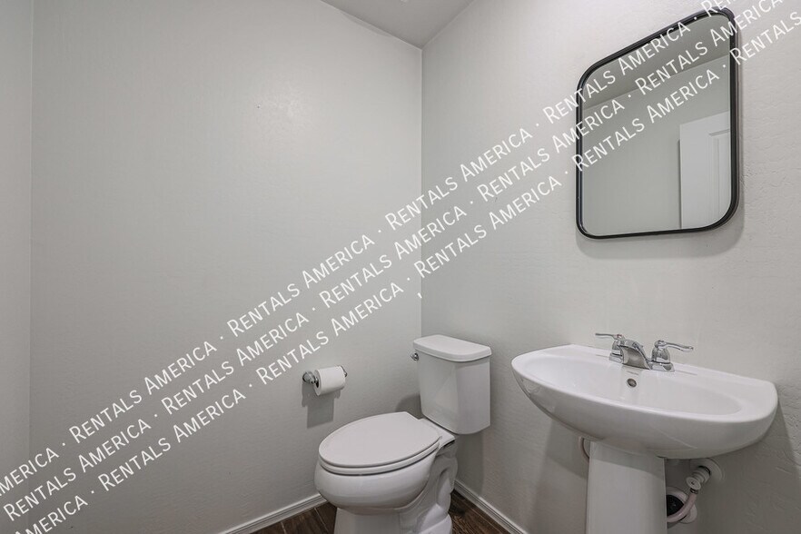 Building Photo - 12620 W Glenn Dr