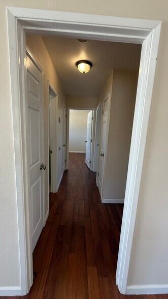 Building Photo - 255 Larkin St