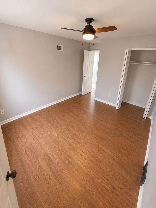 Building Photo - Renovated 2 Bed + Finished Basement | 1.5 Bath | Half Off Deposit | All Housing Vouchers Welcome!