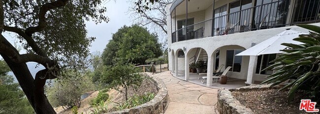 Building Photo - 25202 Piuma Rd