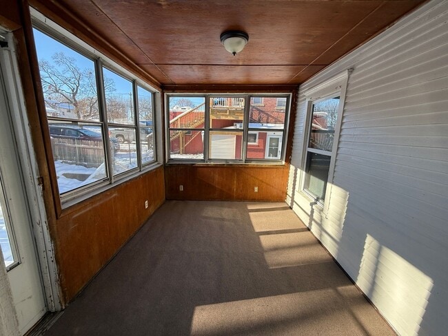 Building Photo - 4-Bedroom Home Near Downtown Jackson