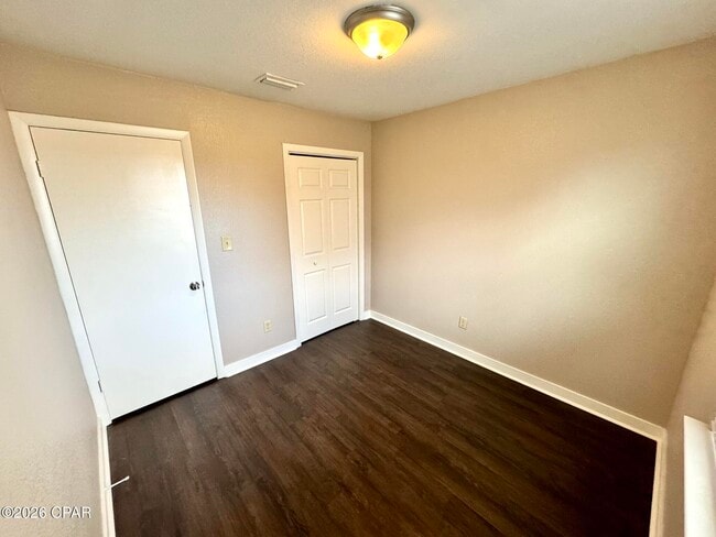 Building Photo - 2523 Johnson Dr