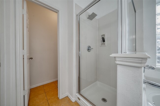 Building Photo - 9610 Beckwood Post Dr