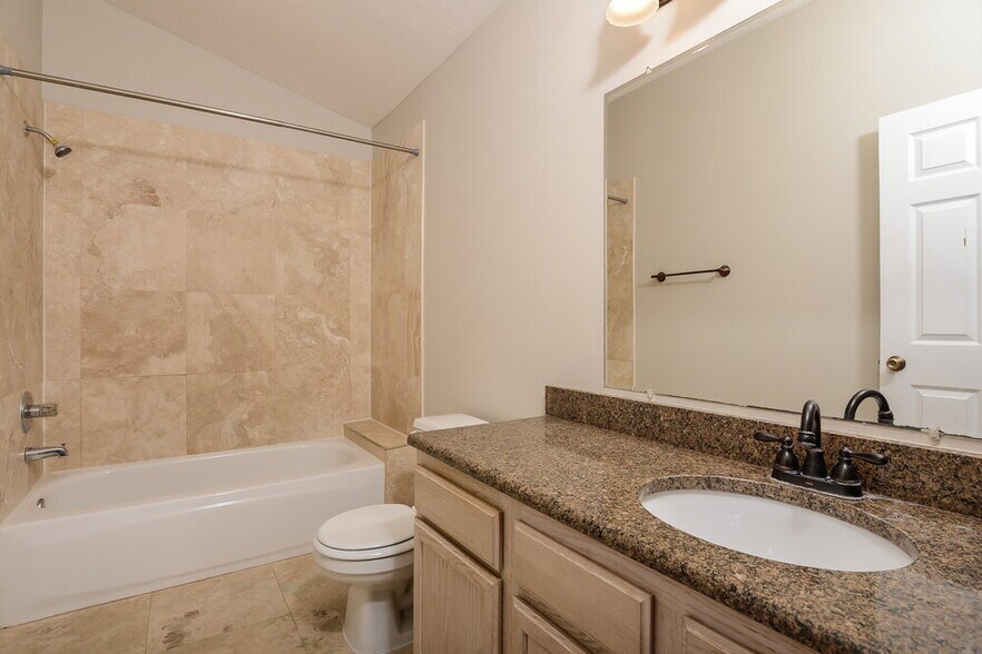 Building Photo - 535 Royal Ridge St