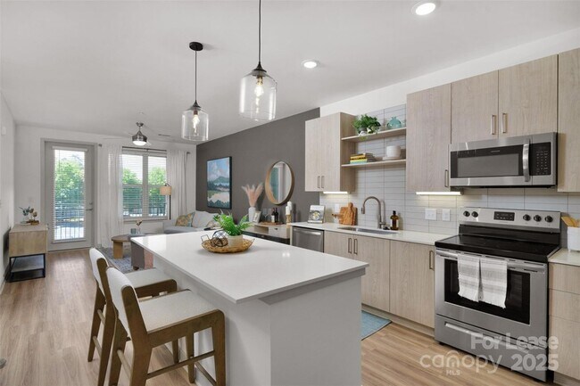 Building Photo - 9821 Research Dr