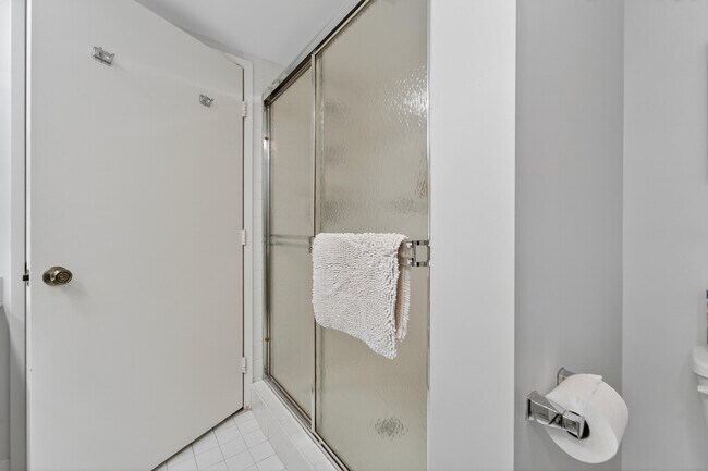 Building Photo - 14095 Royal Vista Dr