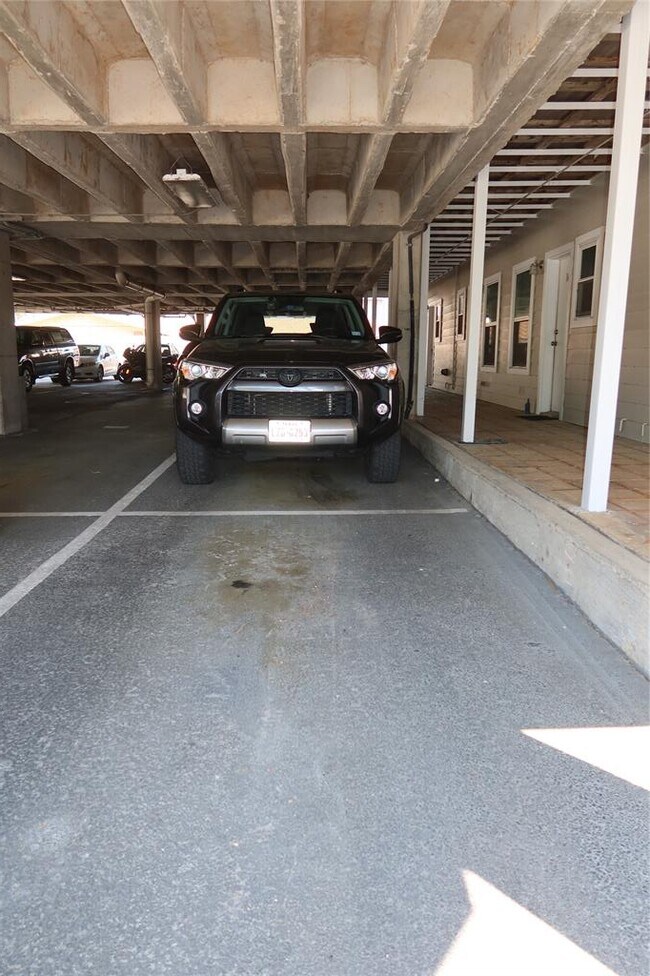 Building Photo - 3400 Speedway