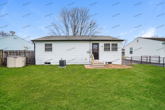 Building Photo - 3701 Christie Rd W