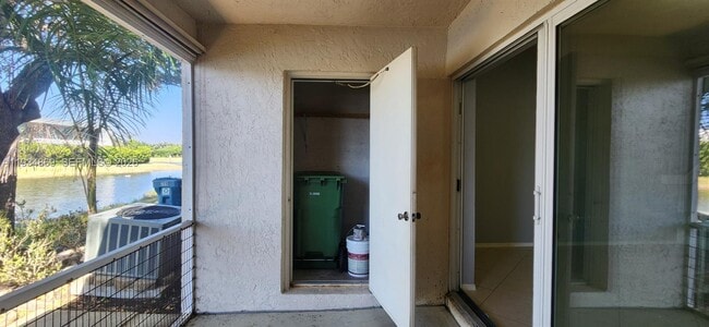 Building Photo - 211 Mallory Ct