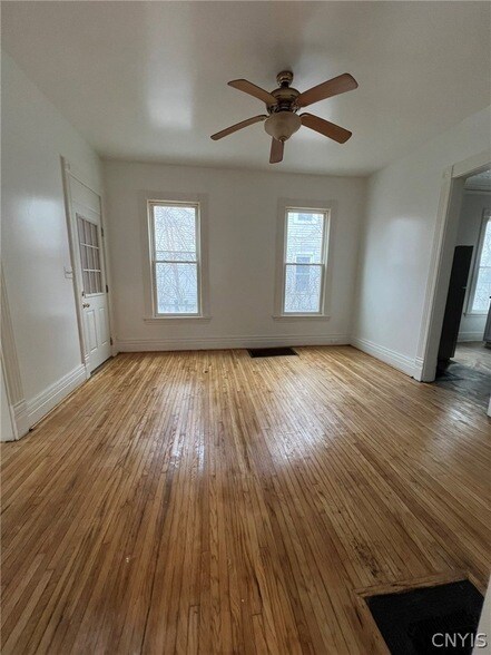 Building Photo - 229 Kellogg St