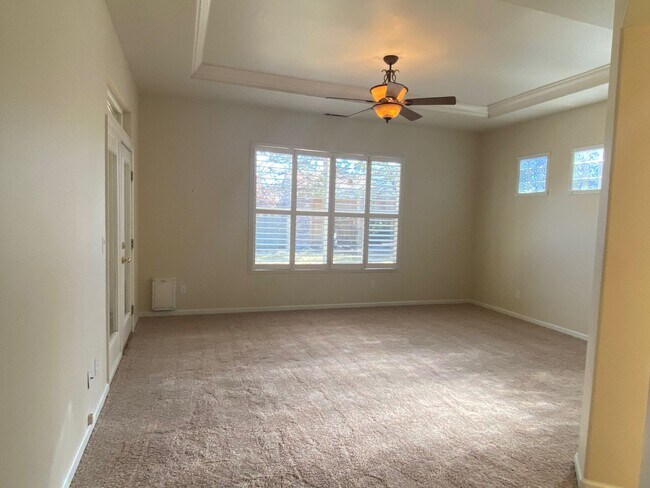 Building Photo - 9780 Shadowstone Ct