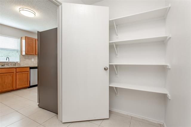 Building Photo - 2700 Peach Dr