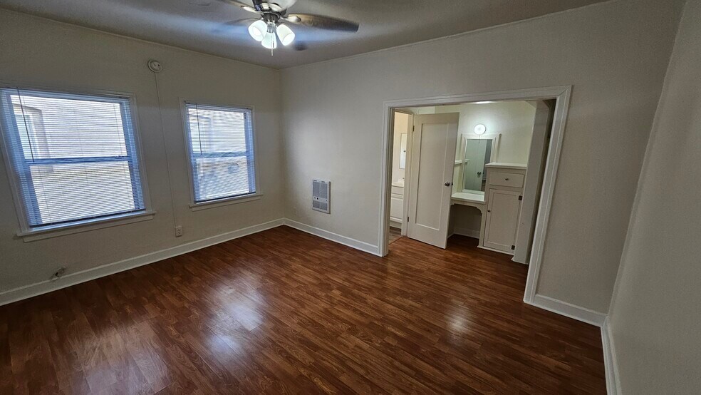 Building Photo - 727 S Coronado St