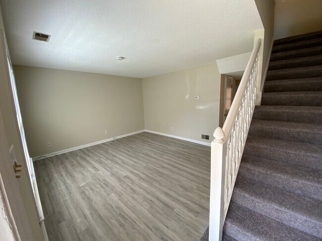 Building Photo - 4400-4402