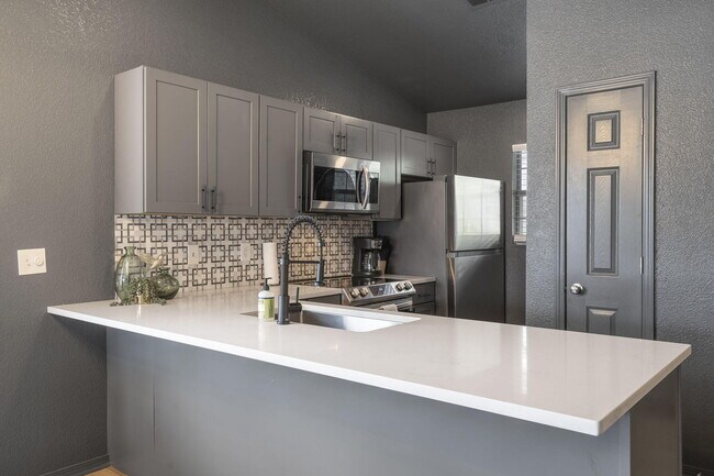 Building Photo - 34 Golfshores Dr