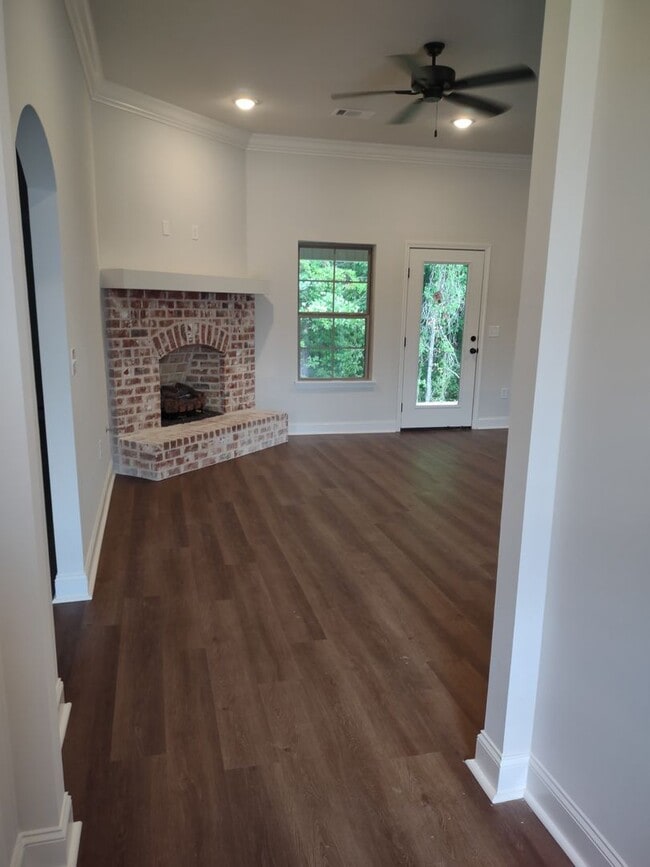 Building Photo - 207 Silver Circle Pearl, MS