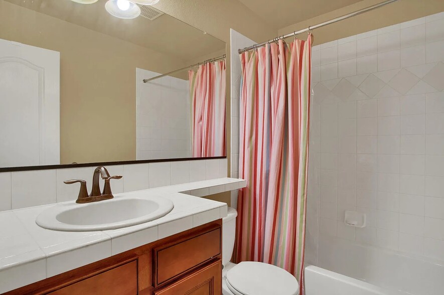 Bathroom 2 - 4847 Steamboat Lake Court